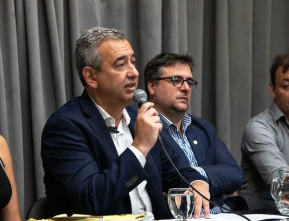 JAVKIN PROPUSO LA ELIMINACIÓN DE LOS IMPUESTOS AL COMBUSTIBLE